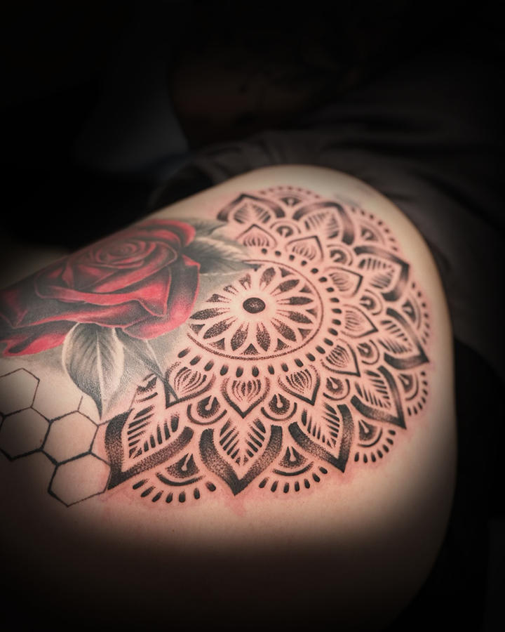 butt-mandala-tattoo-kaitlyn-mcknight-knoxville.jpg