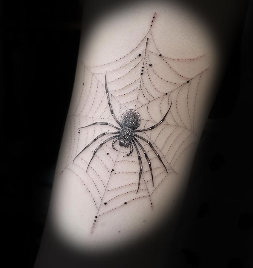 simple-spider-tattoo-kaitlyn-mcknight-knoxville.jpg