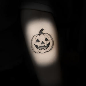 pumpkin-halloween-tattoo-kaitlyn-mcknight-knoxville.jpg